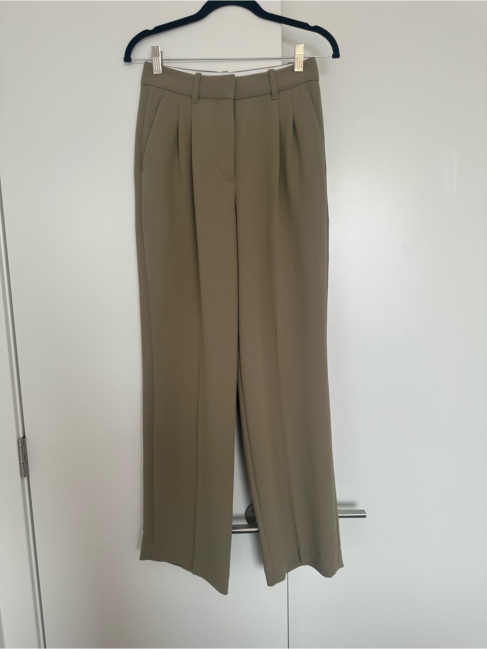 Aritzia Effortless Pants